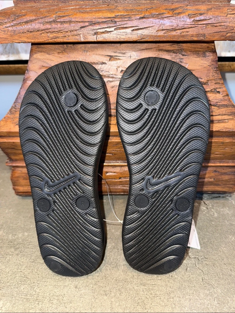 NWT Nike Solay Thong size 13